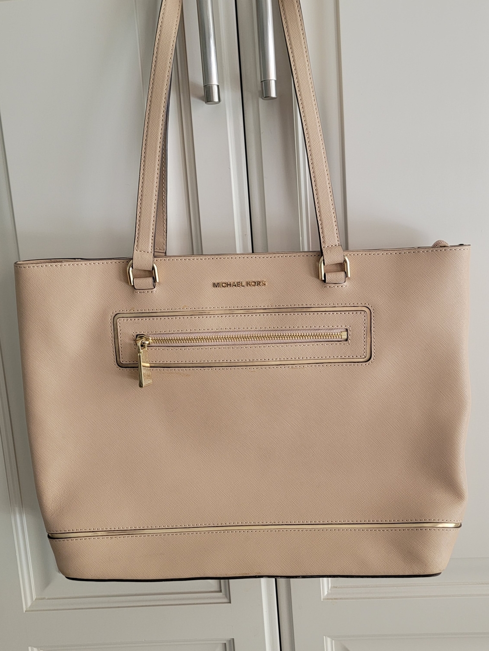 Michael Kors Beige Tote Bag - Elegant Saffiano Leather Shoulder Bag